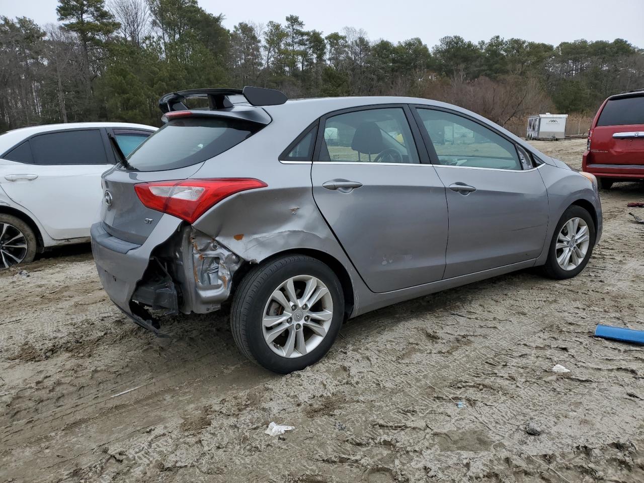 2013 Hyundai Elantra - Image 3