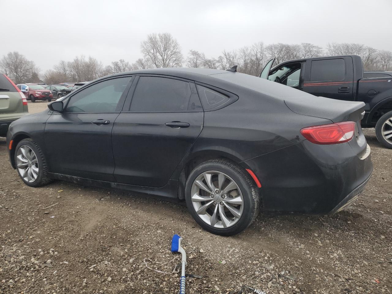 2016 Chrysler 200 - Image 2
