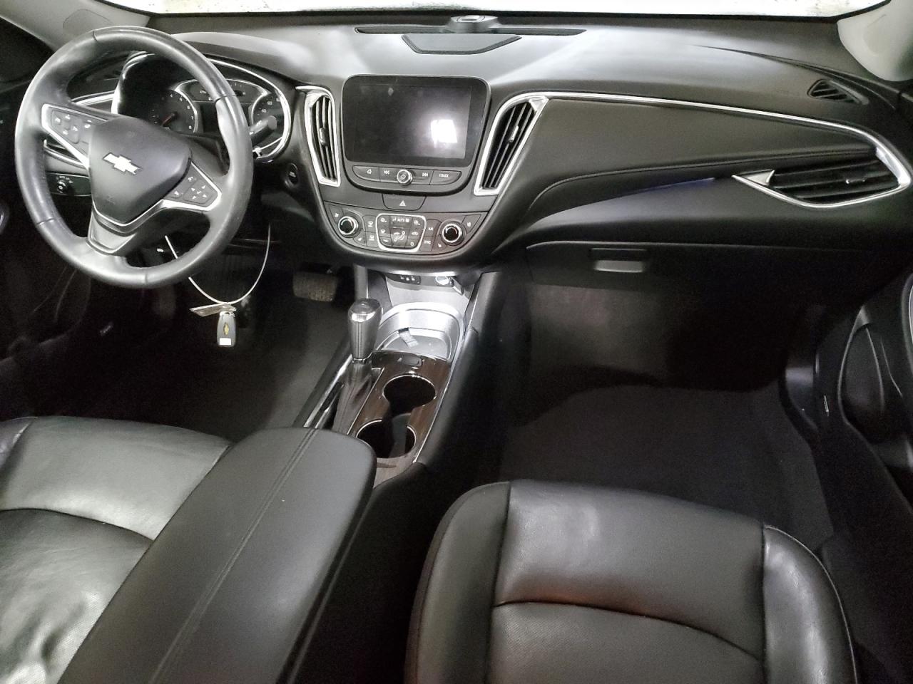 2017 Chevrolet Malibu - Image 8