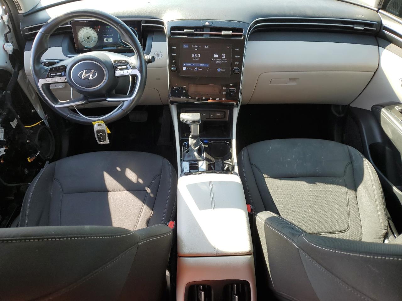 2022 Hyundai Tucson - Image 8