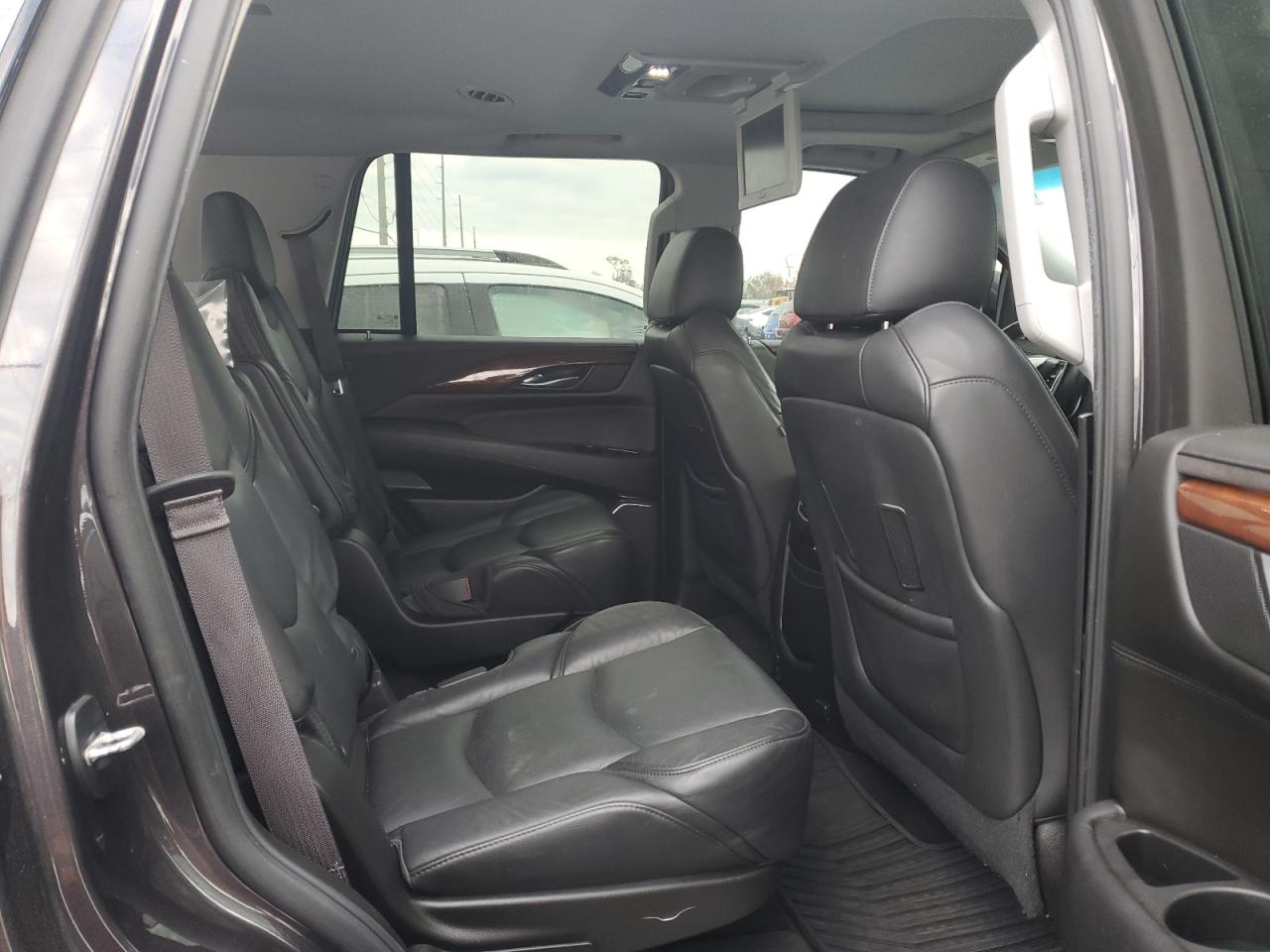 2015 Cadillac Escalade - Image 11