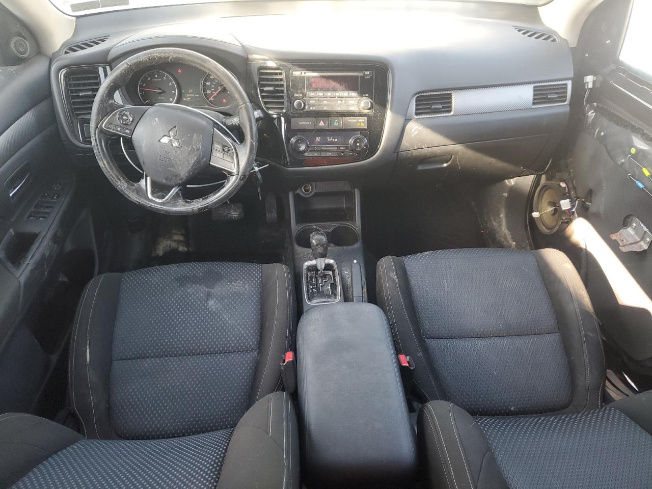 2016 Mitsubishi Outlander - Image 8