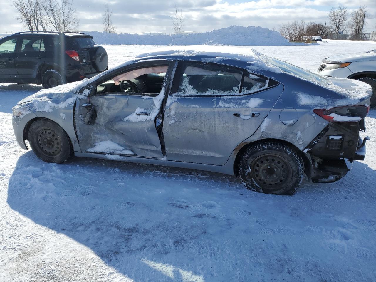 2017 Hyundai Elantra - Image 2