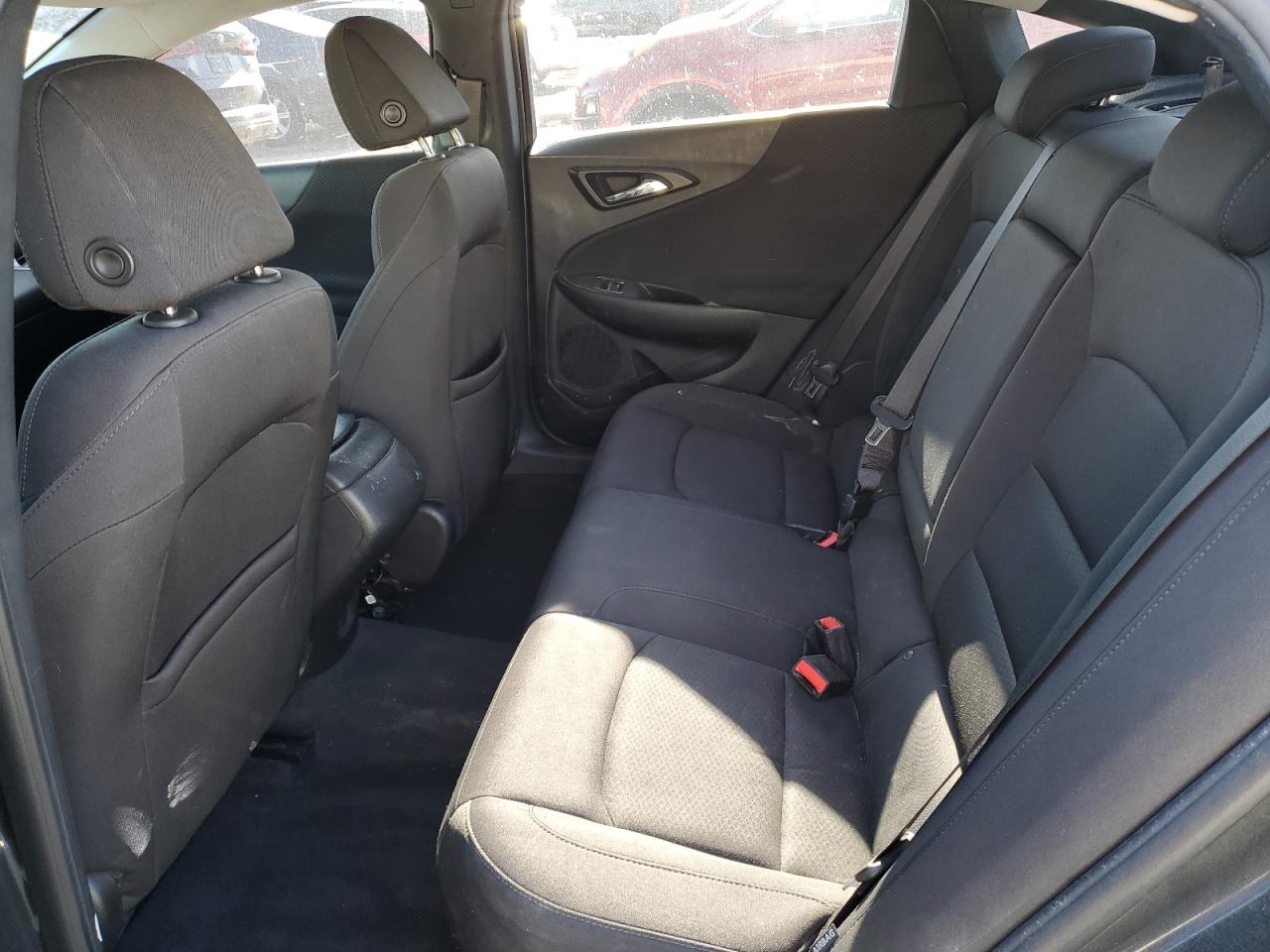 2018 Chevrolet Malibu - Image 10