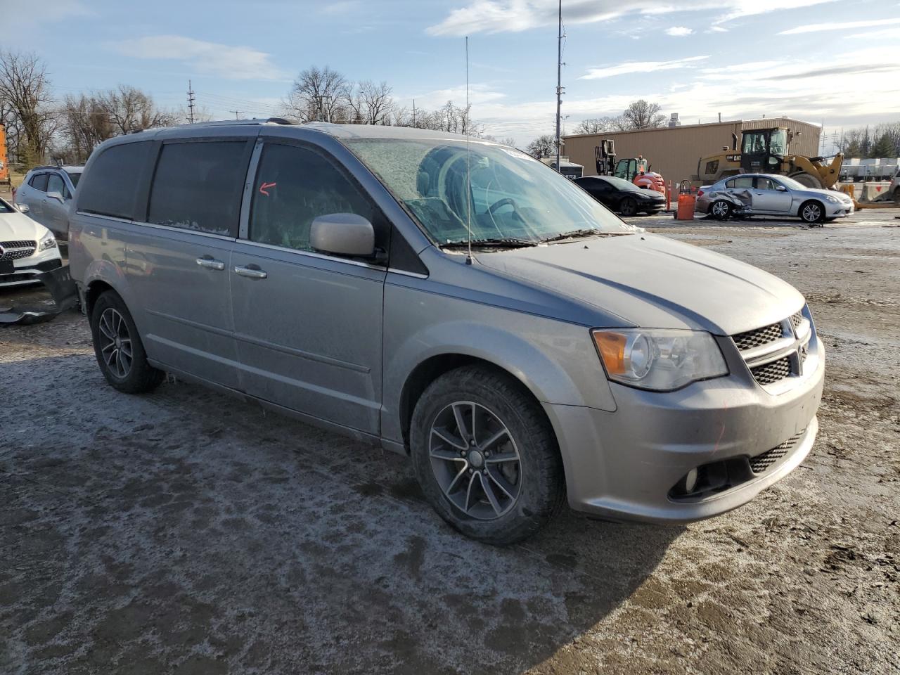2017 Dodge Caravan - Image 4