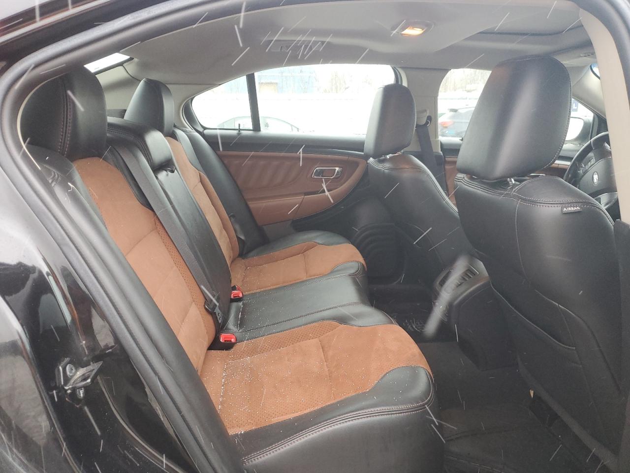 2010 Ford Taurus - Image 10