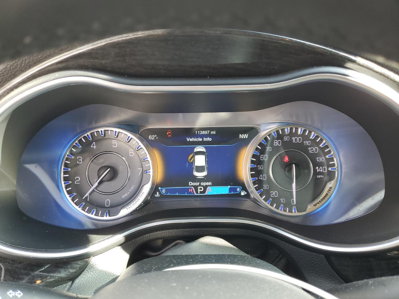 2016 Chrysler 200 - Image 9