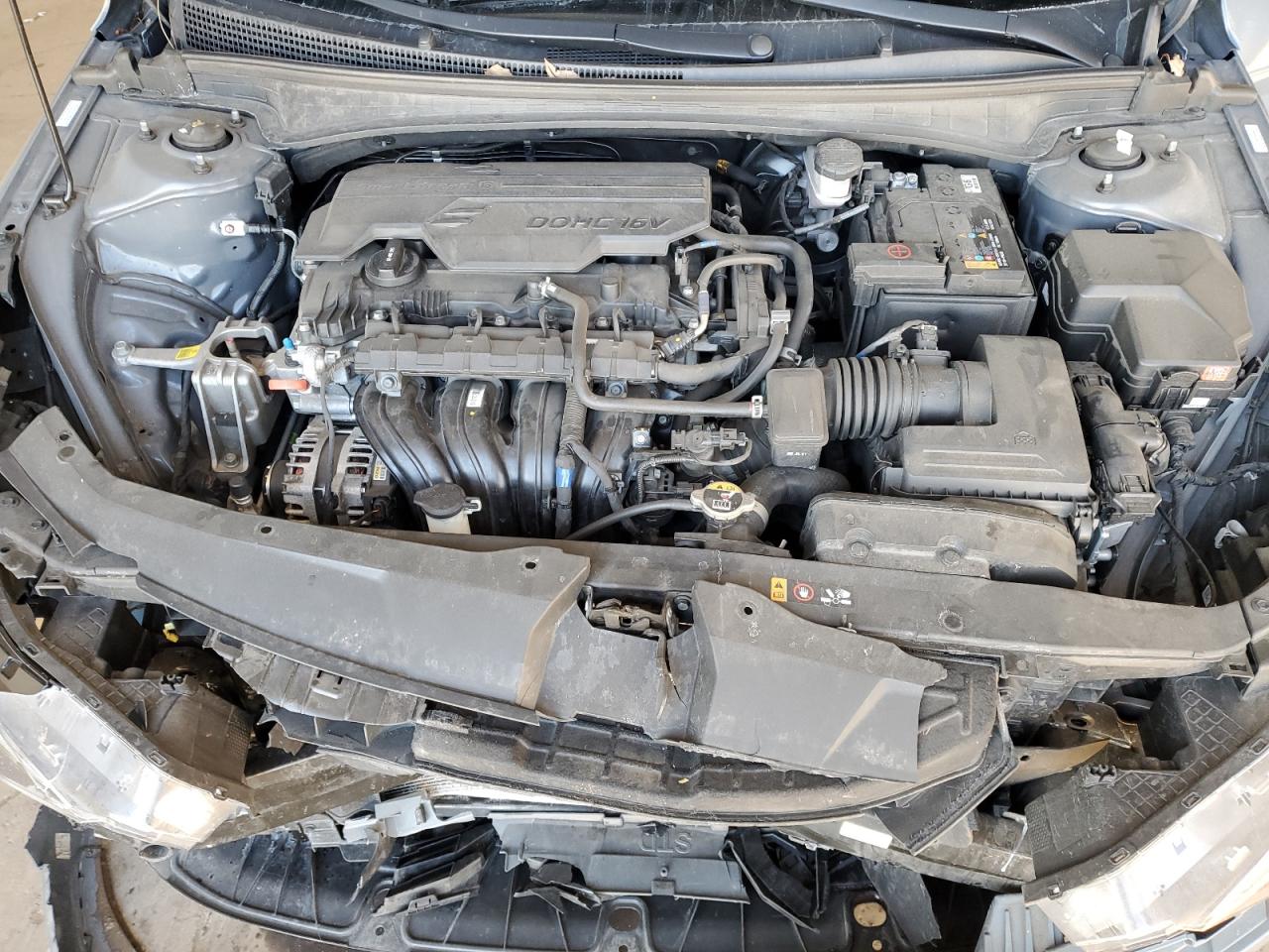 2022 Hyundai Elantra - Image 11