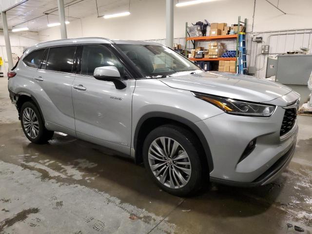 TOYOTA HIGHLANDER 2021 Серебристый