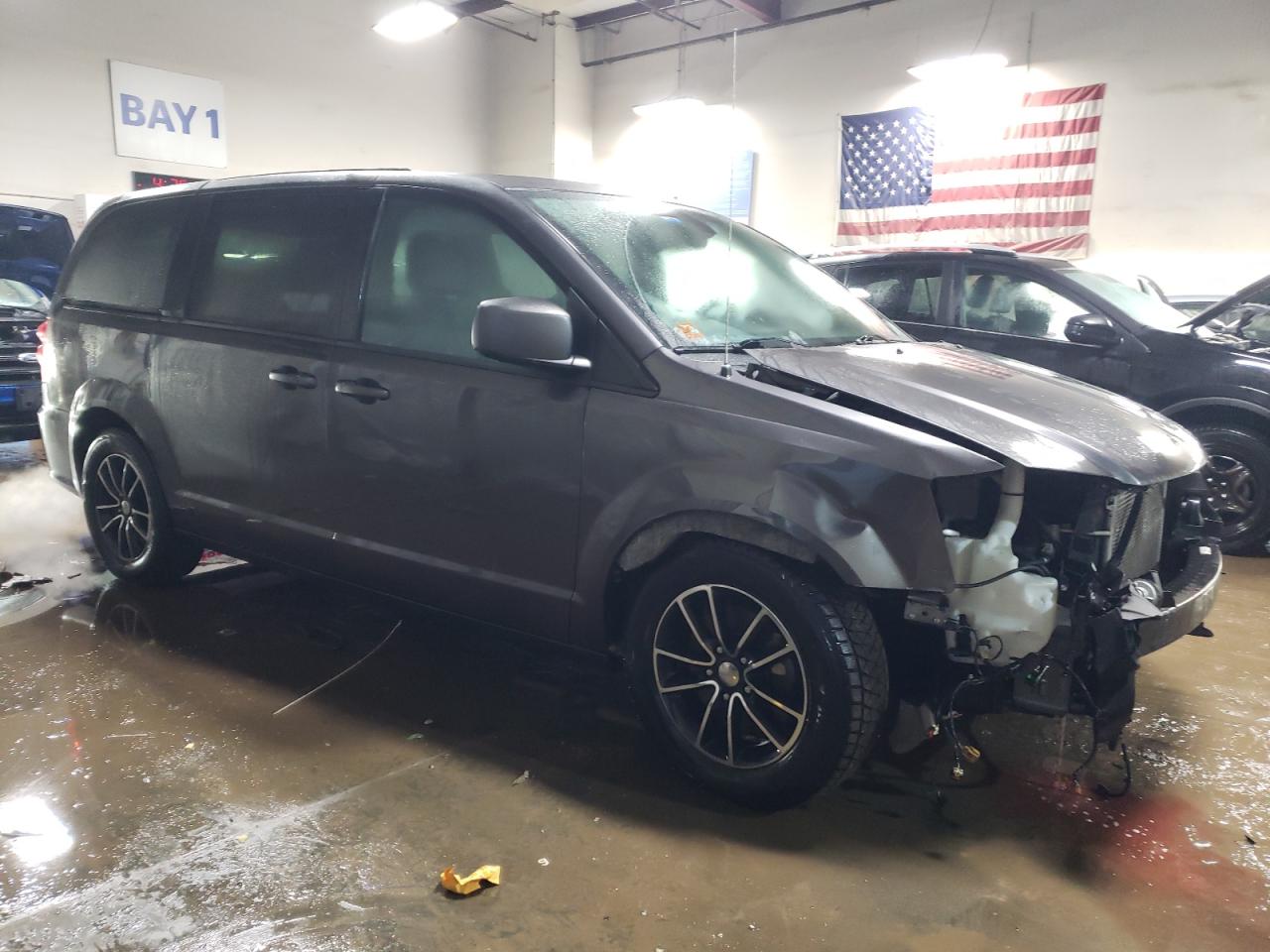 2019 Dodge Caravan - Image 4