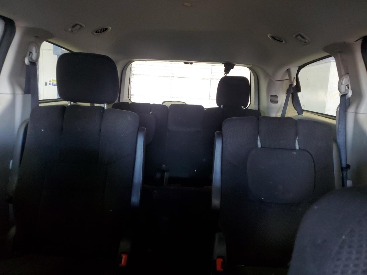2012 Dodge Caravan - Image 10