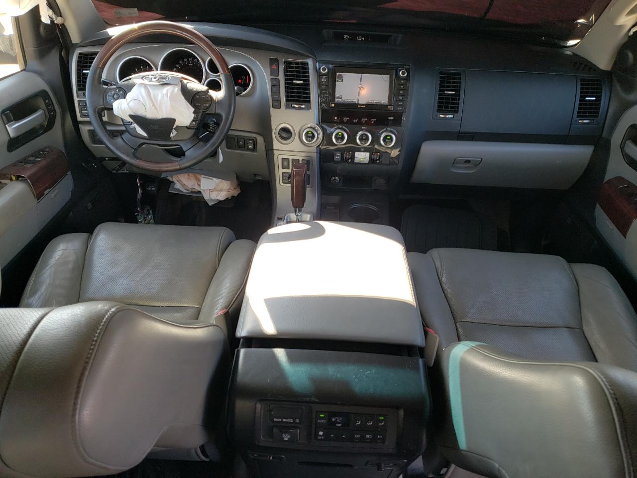 2011 Toyota Sequoia - Image 8