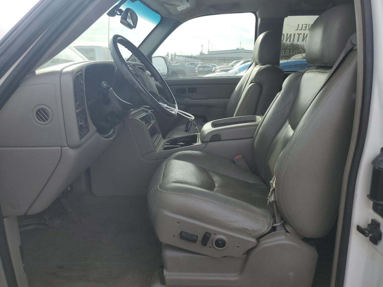 2004 Chevrolet Silverado - Image 7