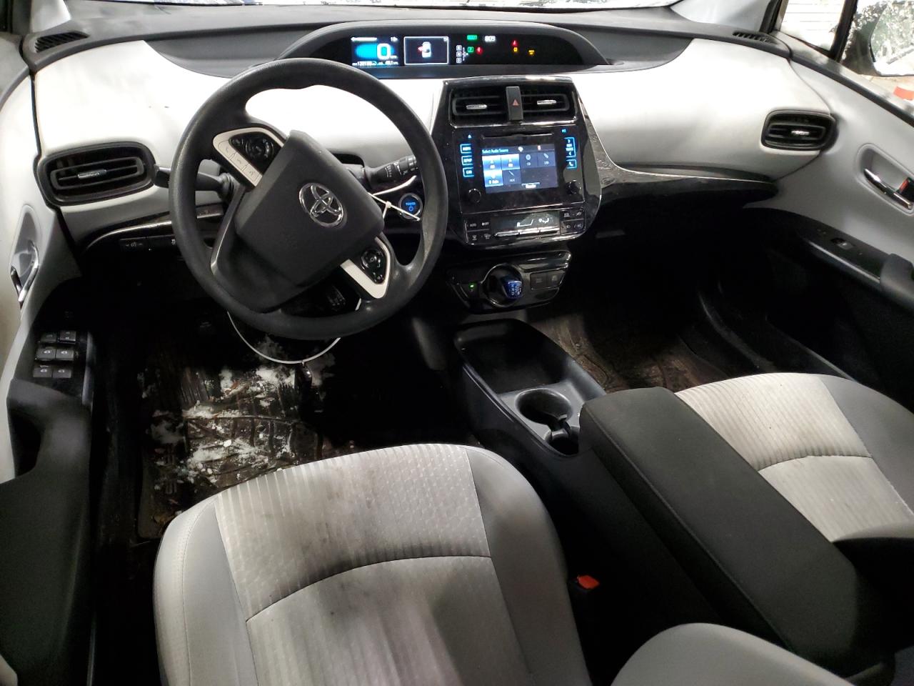 2016 Toyota Prius - Image 8