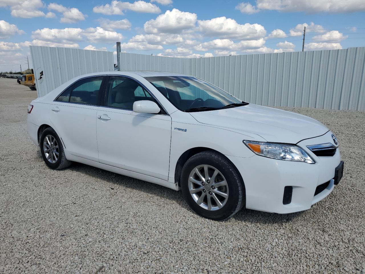 2010 Toyota Camry - Image 4