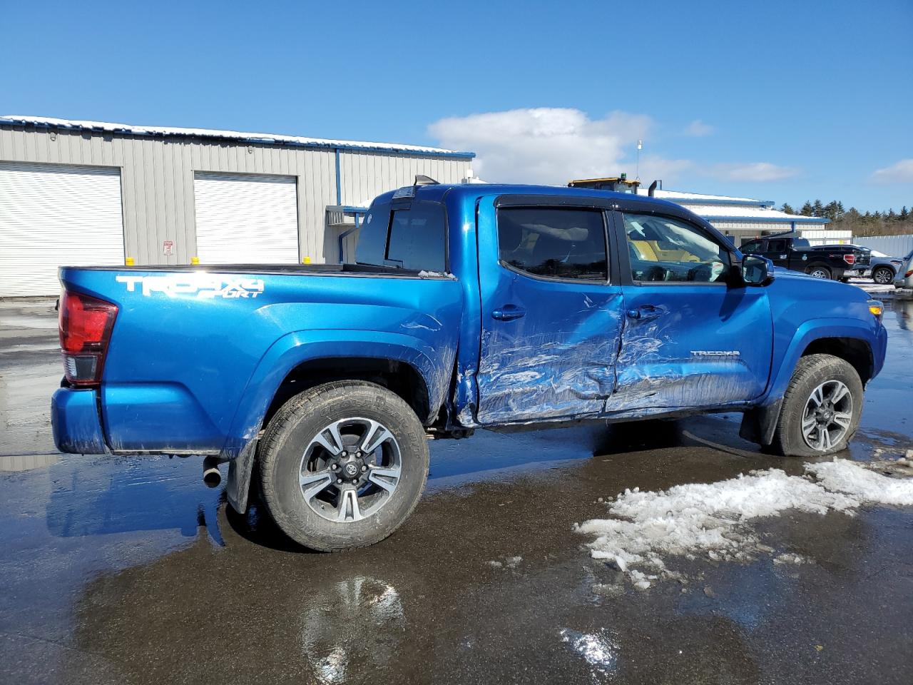 2018 Toyota Tacoma - Image 3