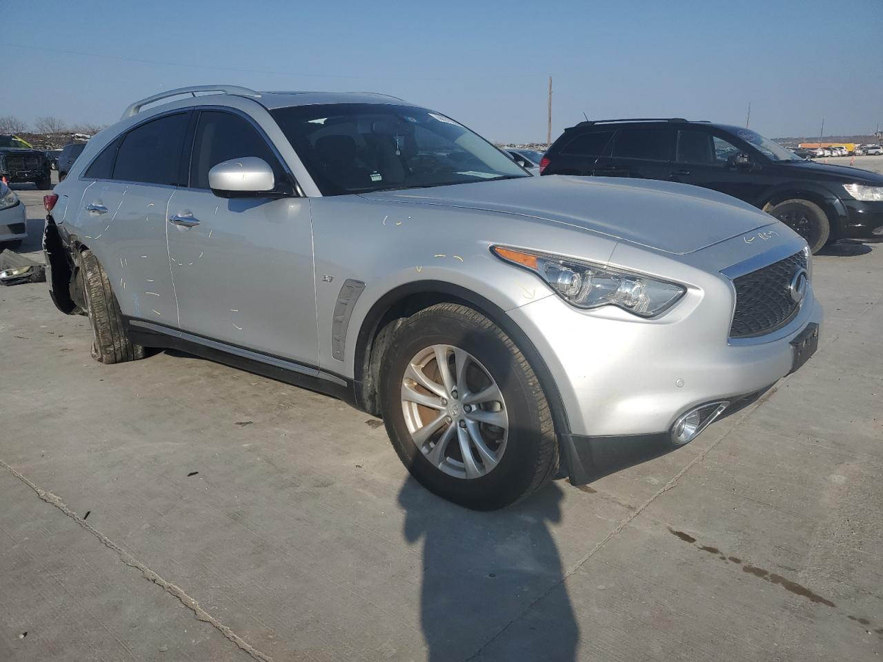 2017 Infiniti QX70 - Image 4