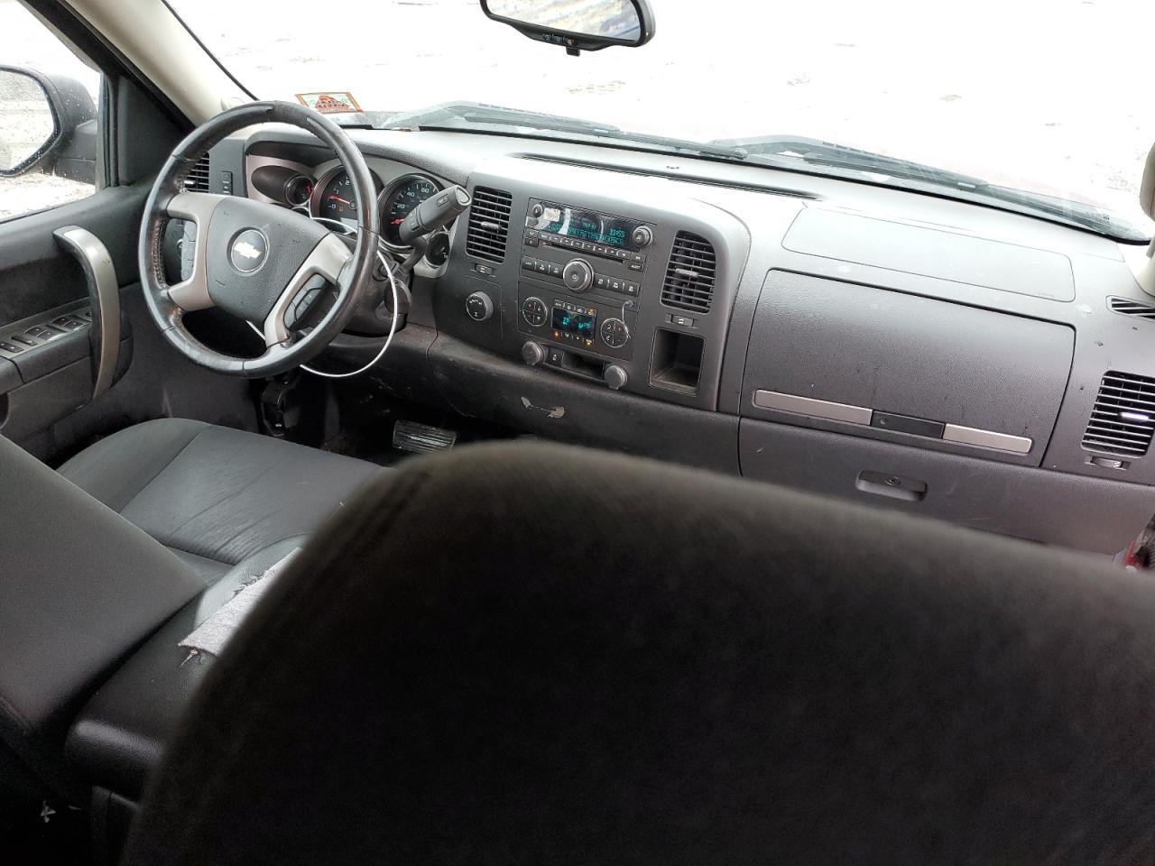 2013 Chevrolet Silverado - Image 8