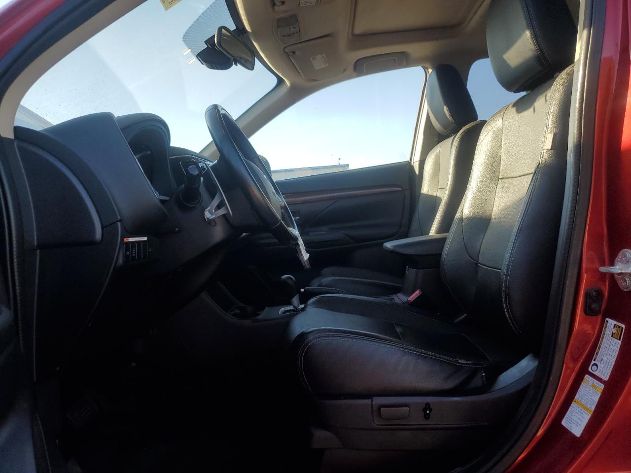 2015 Mitsubishi Outlander - Image 7