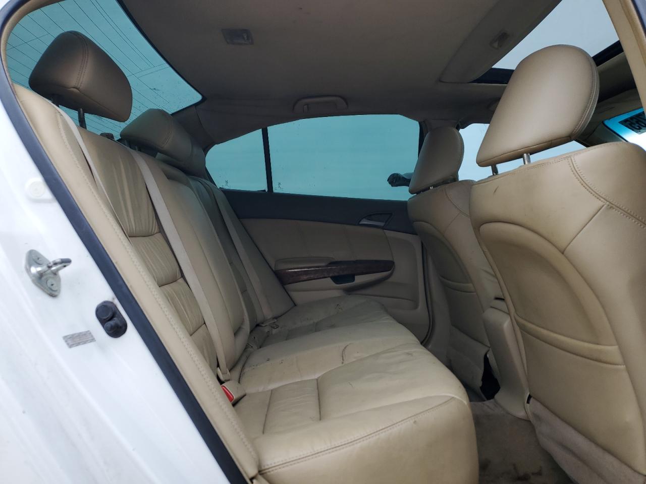 2009 Honda Accord - Image 10