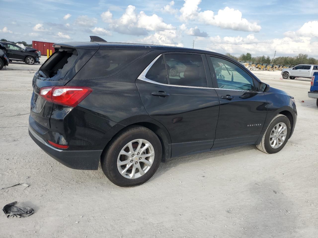 2021 Chevrolet Equinox - Image 3