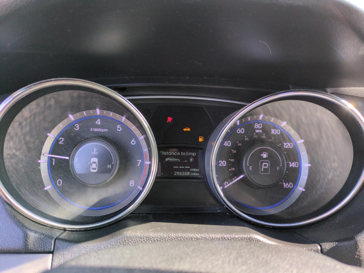 2011 Hyundai Sonata - Image 9