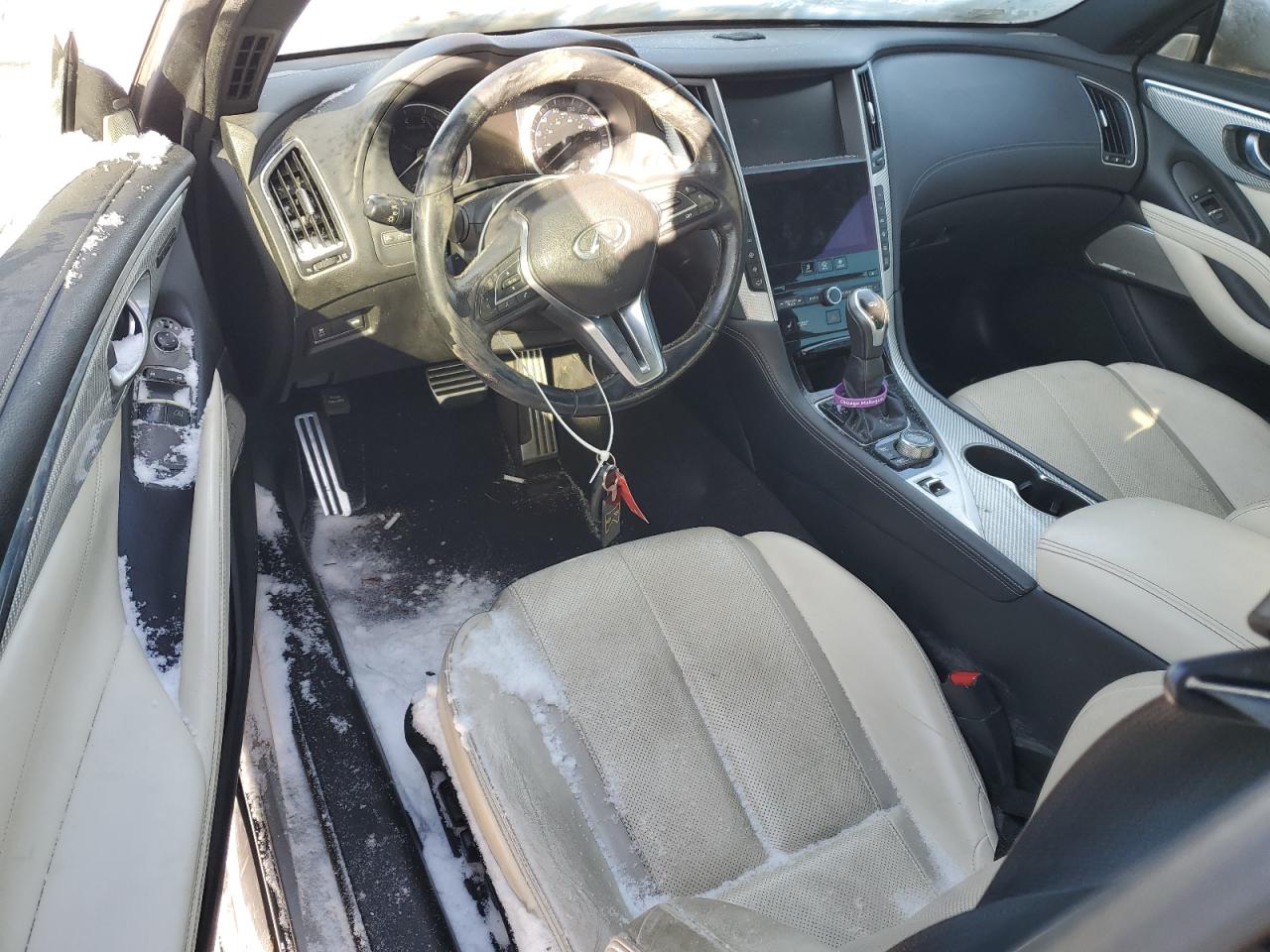 2017 Infiniti Q60 - Image 8