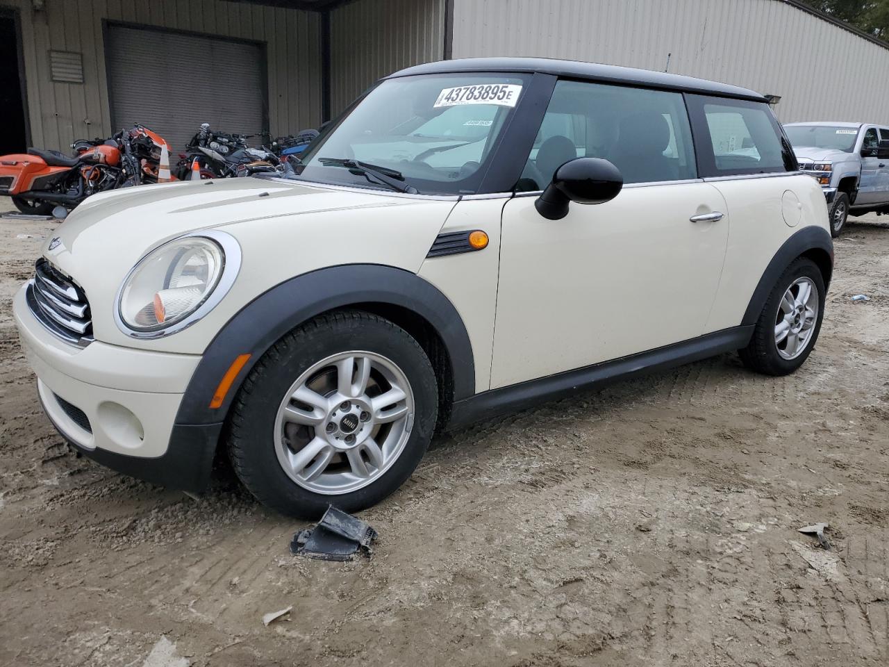 2010 MINI Cooper - Image 1