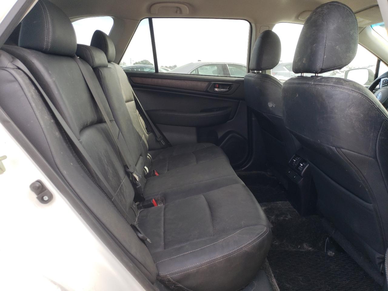 2015 Subaru Outback - Image 10