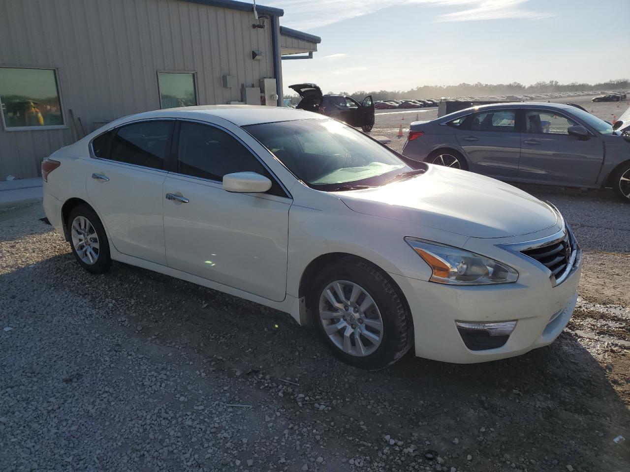 2015 Nissan Altima - Image 4