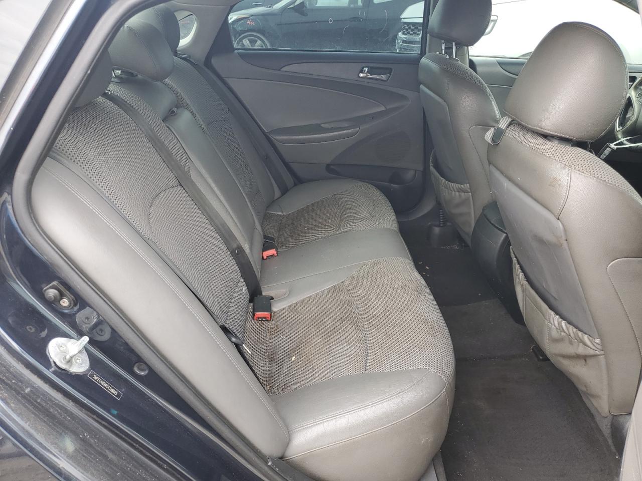 2012 Hyundai Sonata - Image 10