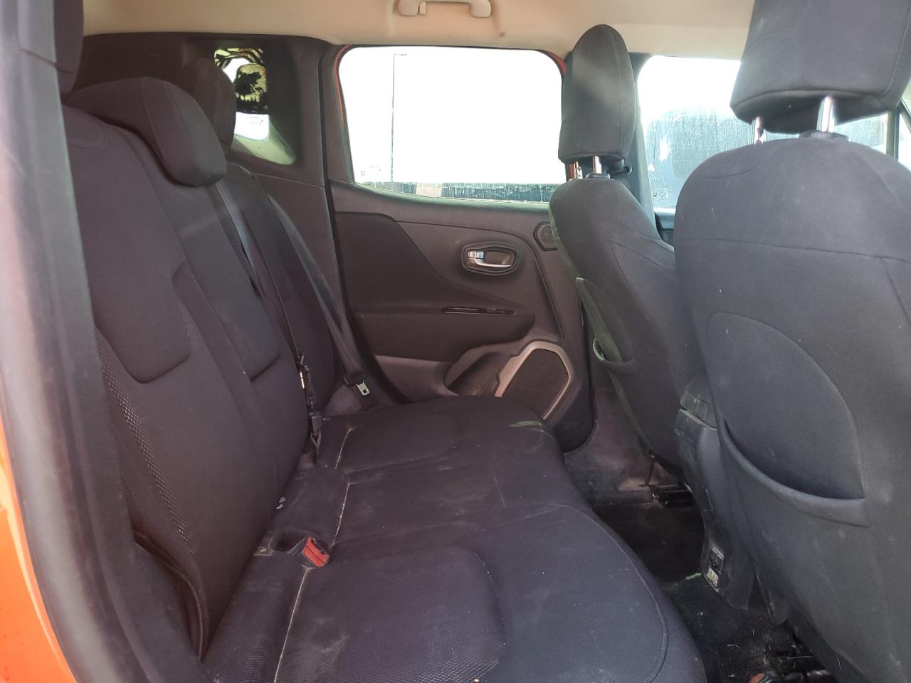 2015 Jeep Renegade - Image 10