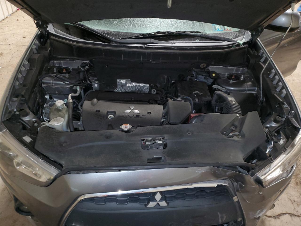 2015 Mitsubishi Outlander - Image 11