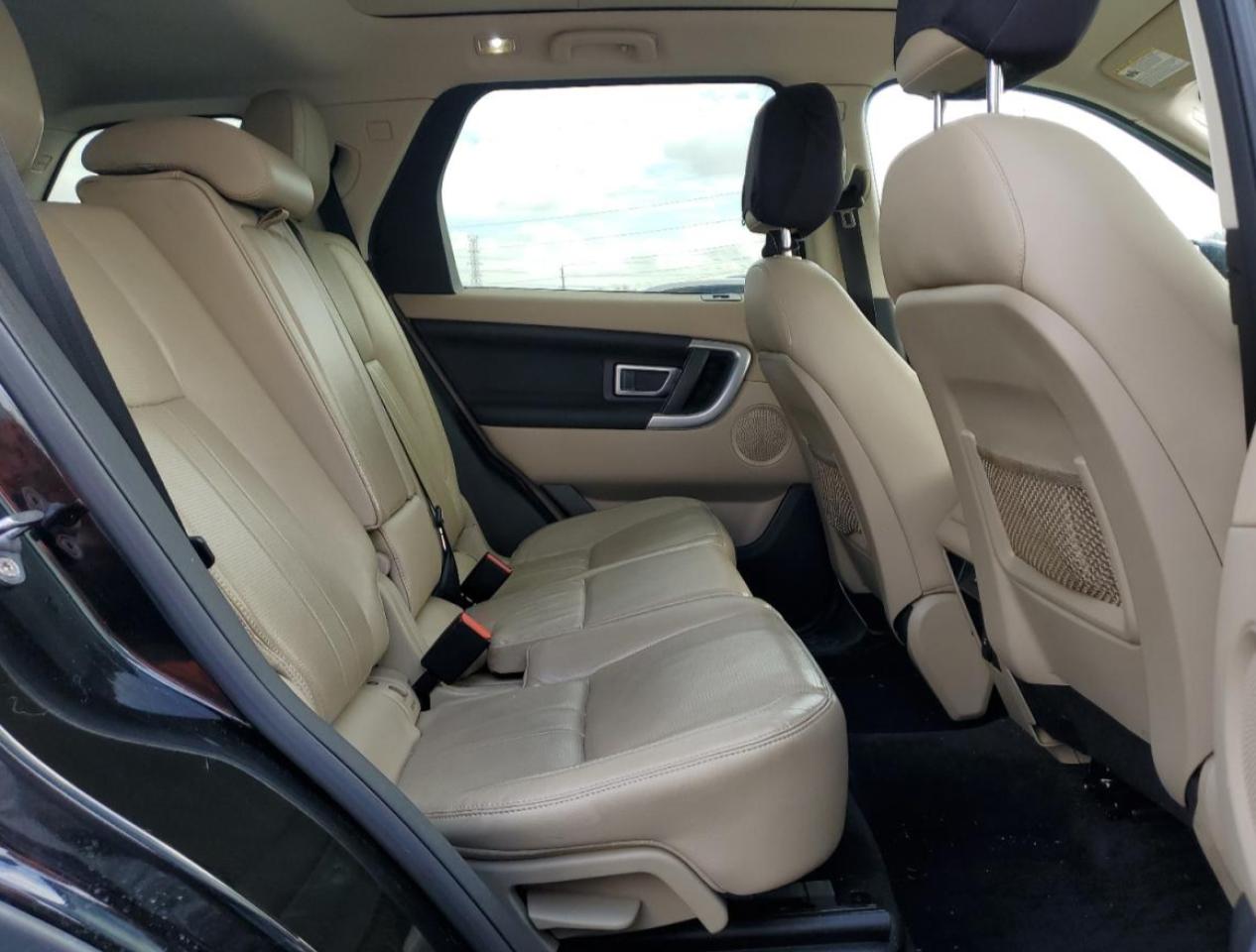2018 Land Rover Discovery - Image 11