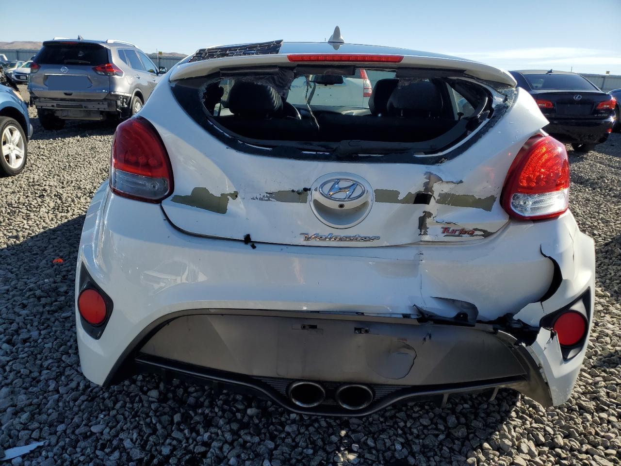 2016 Hyundai Veloster - Image 6