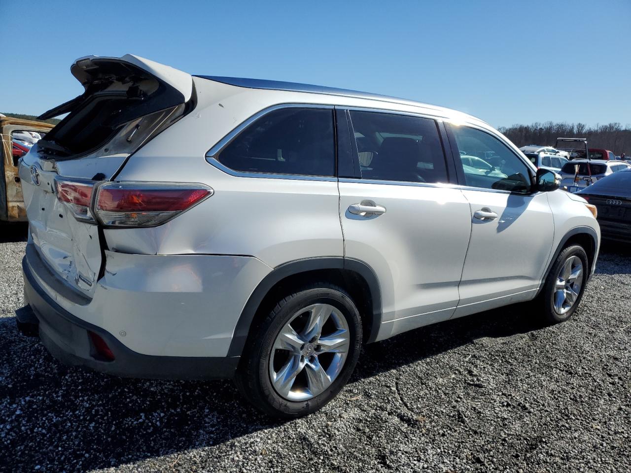 2014 Toyota Highlander - Image 3