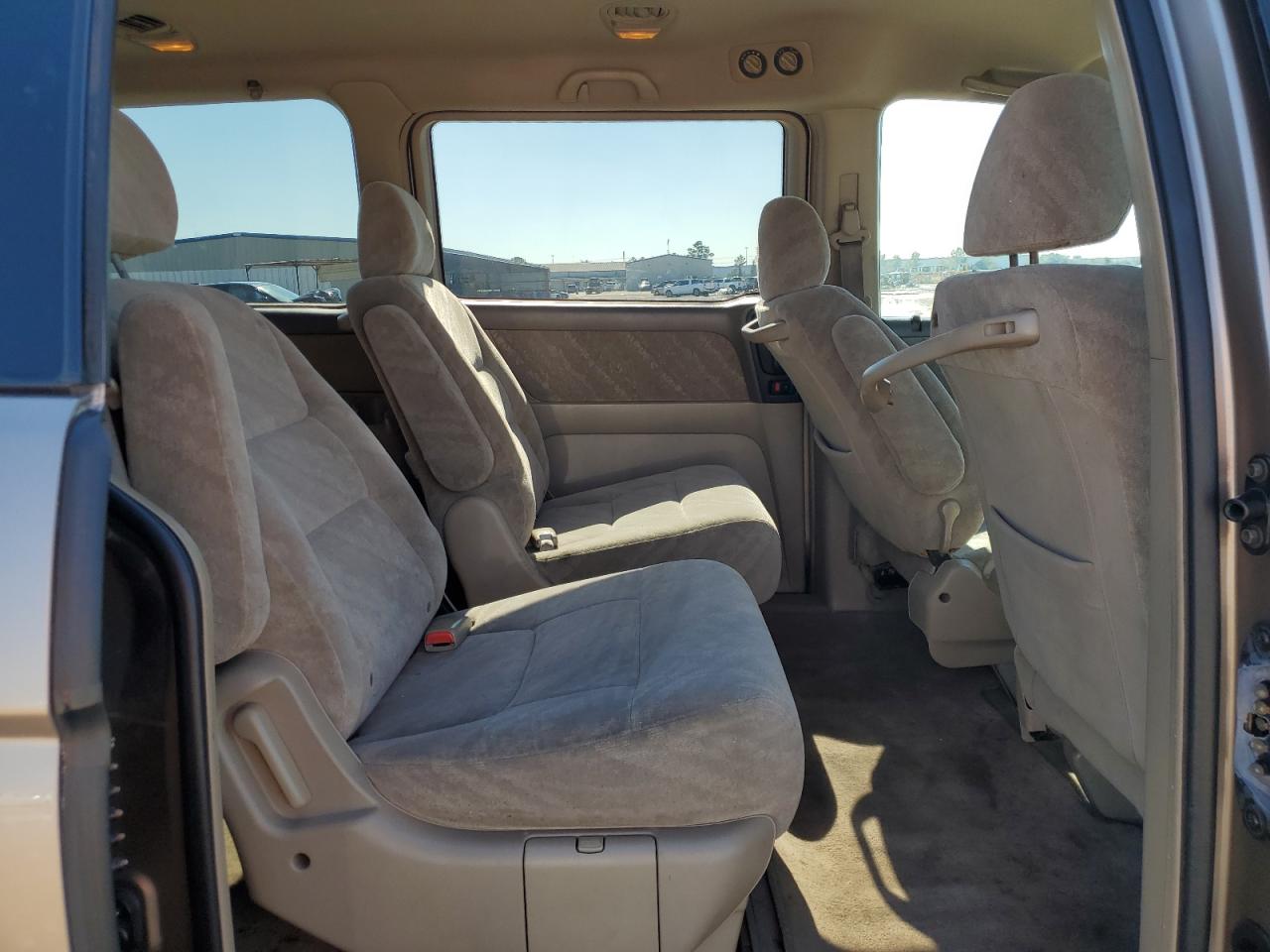 2004 Honda Odyssey - Image 11