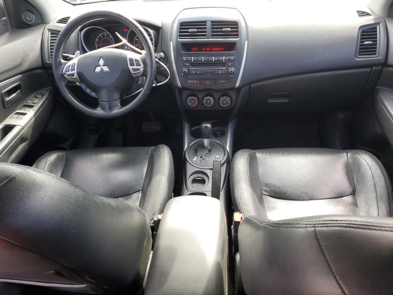 2012 Mitsubishi Outlander - Image 8