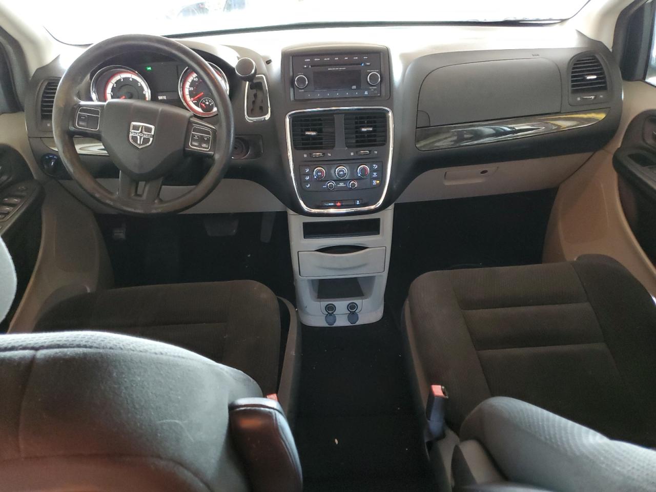 2017 Dodge Caravan - Image 8