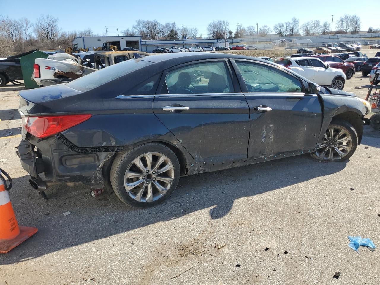 2011 Hyundai Sonata - Image 3