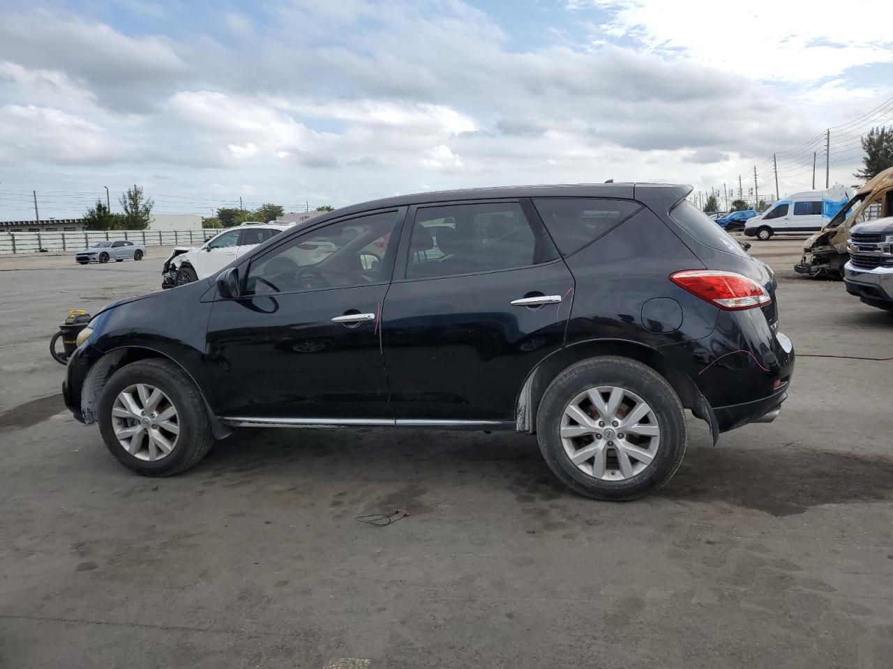 2014 Nissan Murano - Image 2