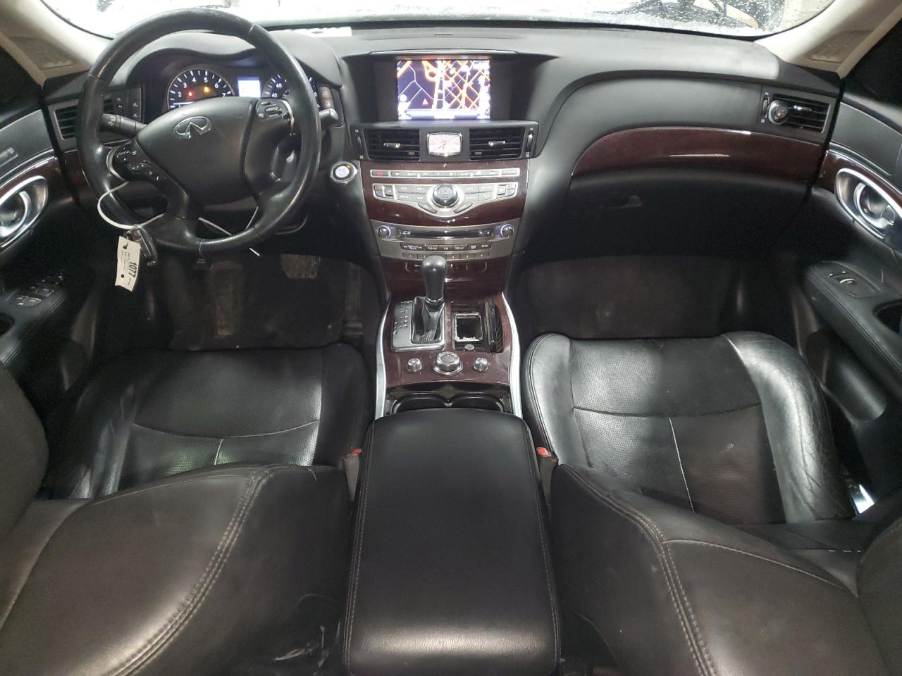 2012 Infiniti M - Image 8