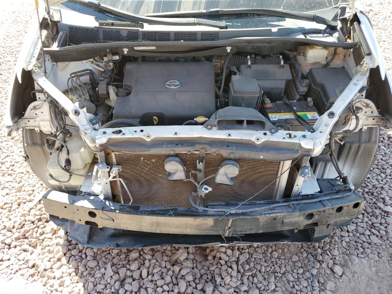 2015 Toyota Sienna - Image 12