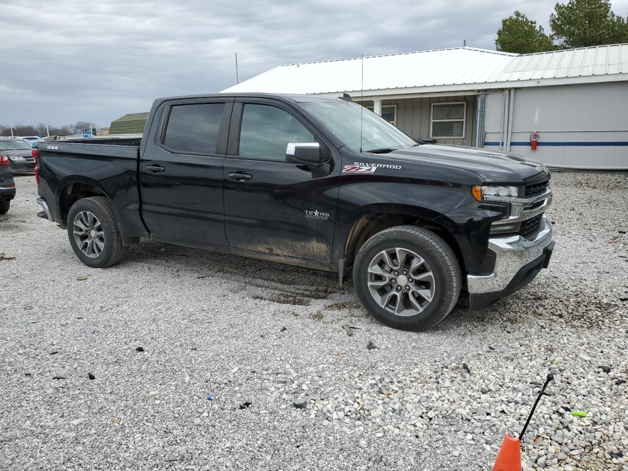 2021 Chevrolet Silverado - Image 4