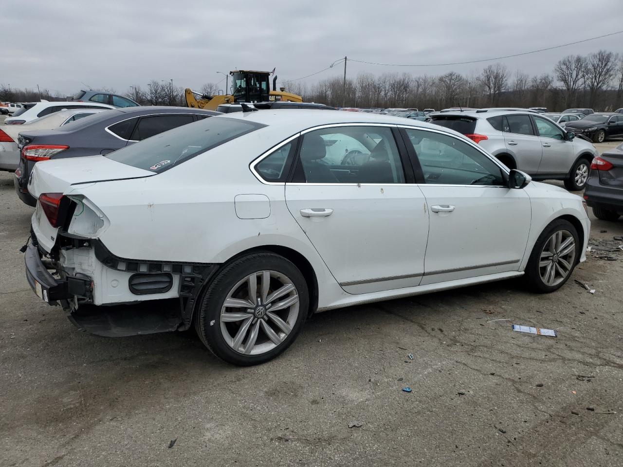 2017 Volkswagen Passat - Image 3