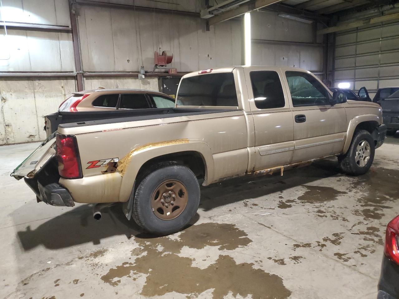 2004 Chevrolet Silverado - Image 3