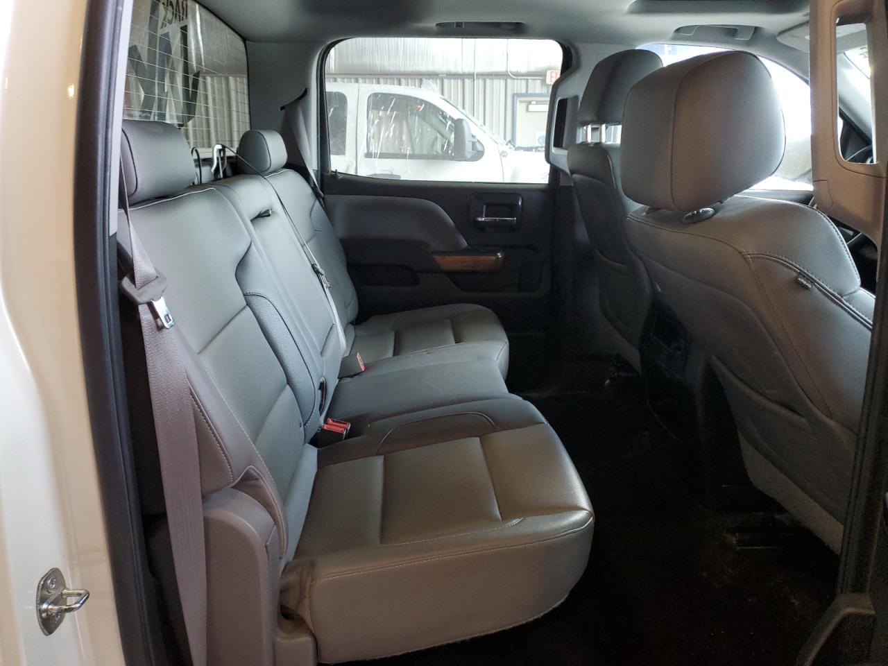 2014 Chevrolet Silverado - Image 10