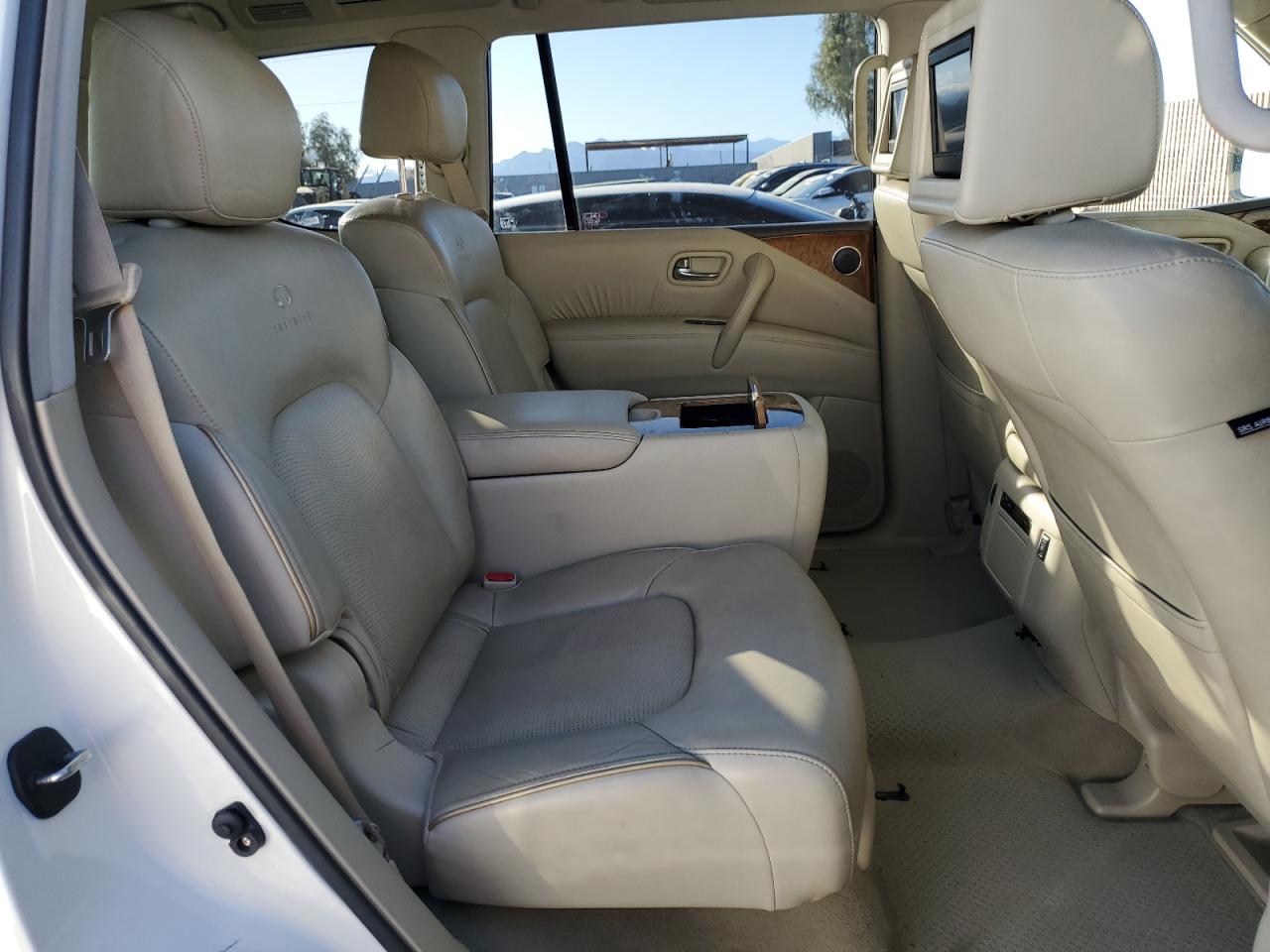 2014 Infiniti QX80 - Image 11