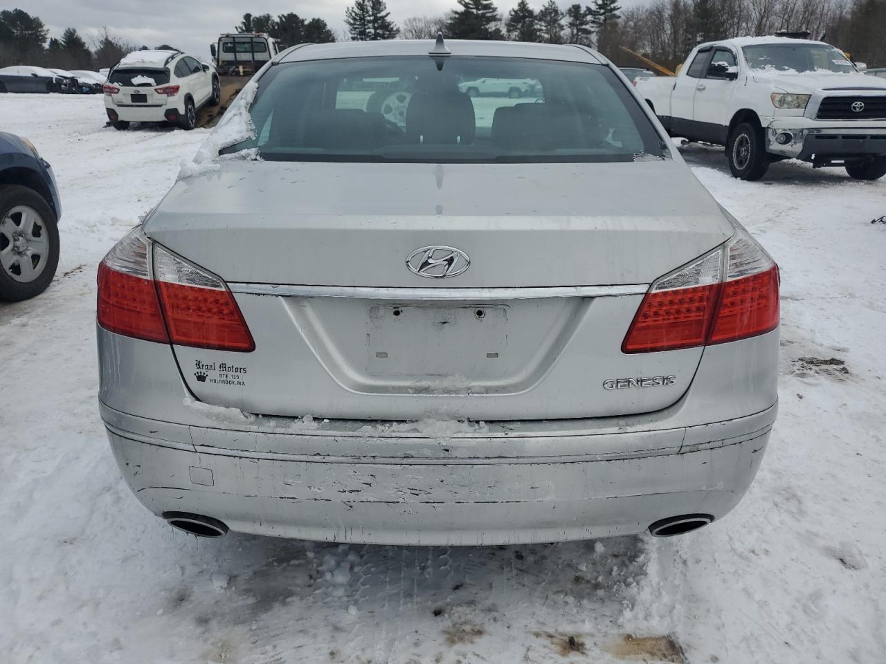 2009 Hyundai Genesis - Image 6