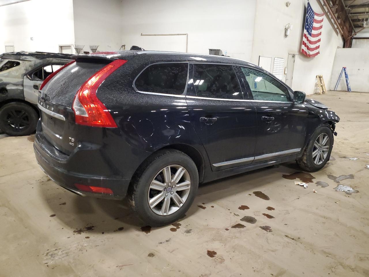 2017 Volvo XC60 - Image 3